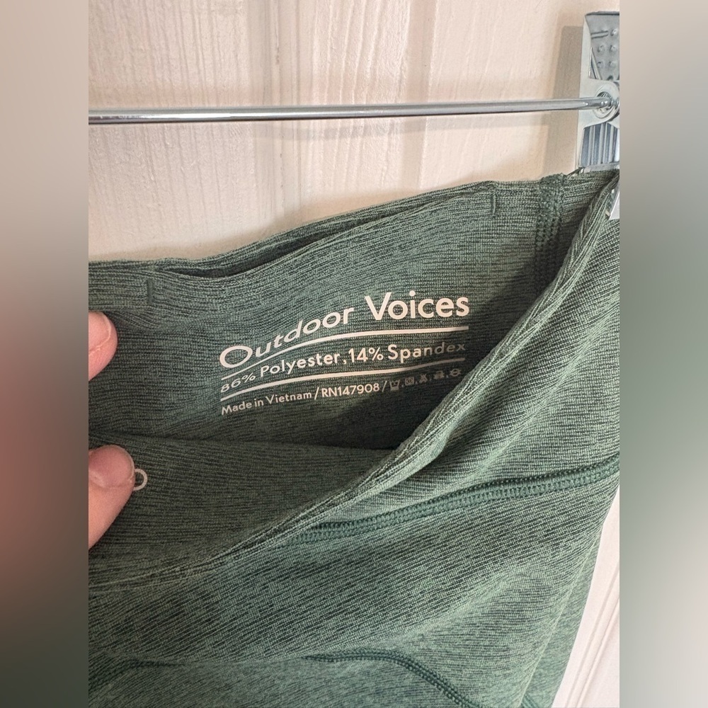 Outdoor Voices Warm Up Crop Leggings Hunter Green Compression Activewear Size S - Picture 9 of 10